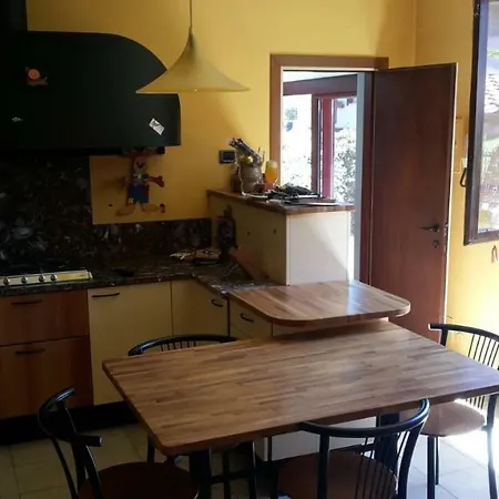 Iris -pet Friendly - Garden - Private Parking- Bike Friendly House Colico