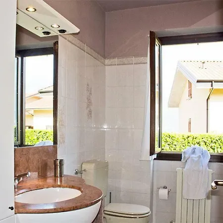 Iris -pet Friendly - Garden - Private Parking- Bike Friendly House *