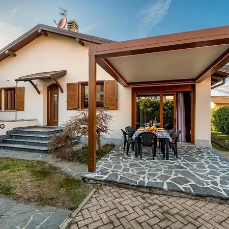 Iris Villa *